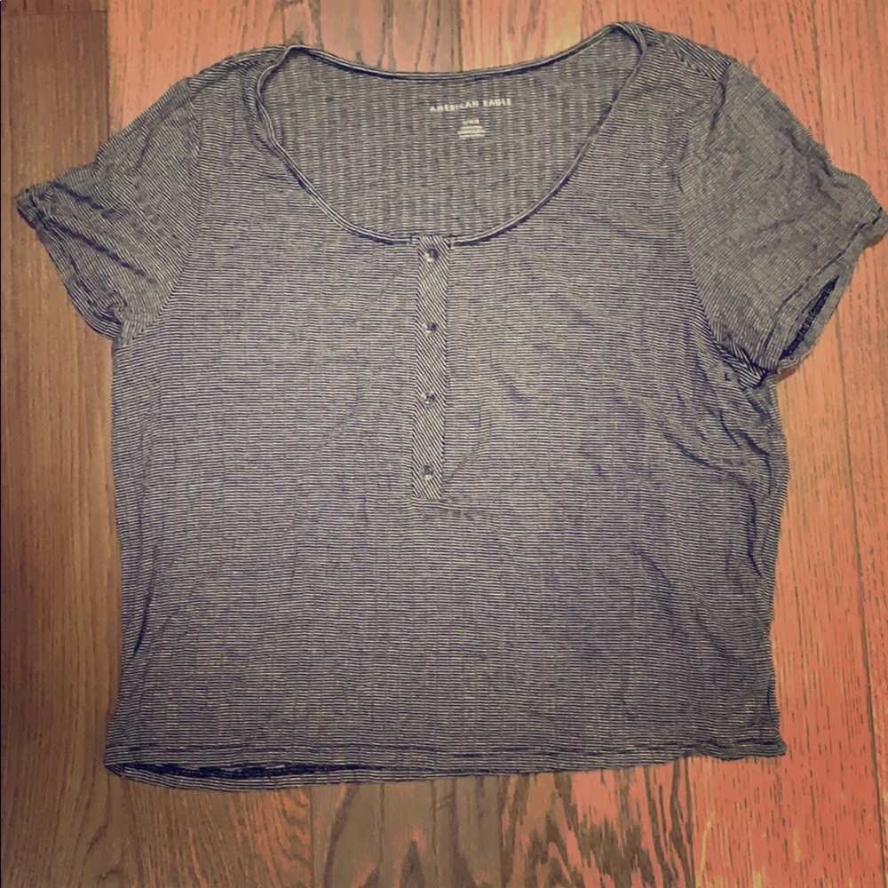 American Eagle Cropped Scoop Neck T-shirt